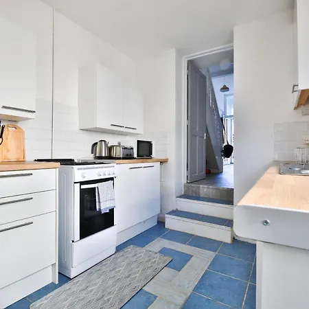 Spacious 3 Bedroom Close To Cardiff City Centre Exterior photo