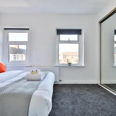 Spacious 3 Bedroom Close To Cardiff City Centre Exterior photo