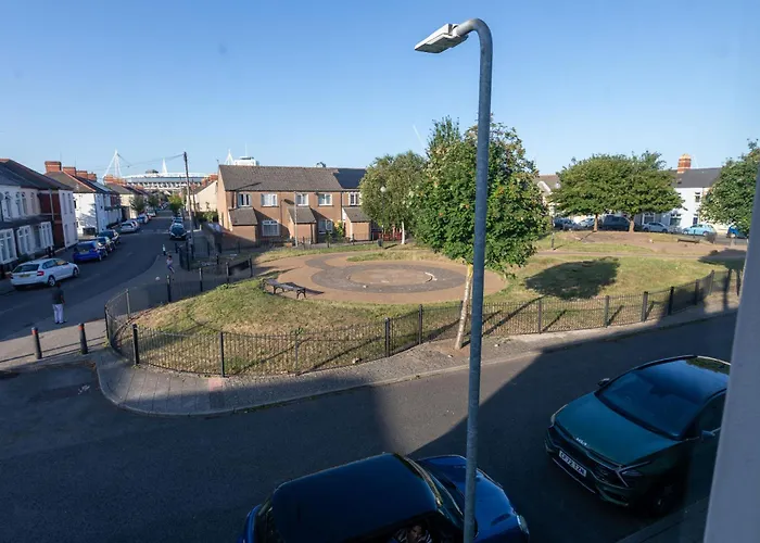 Spacious 3 Bedroom Close To Cardiff City Centre