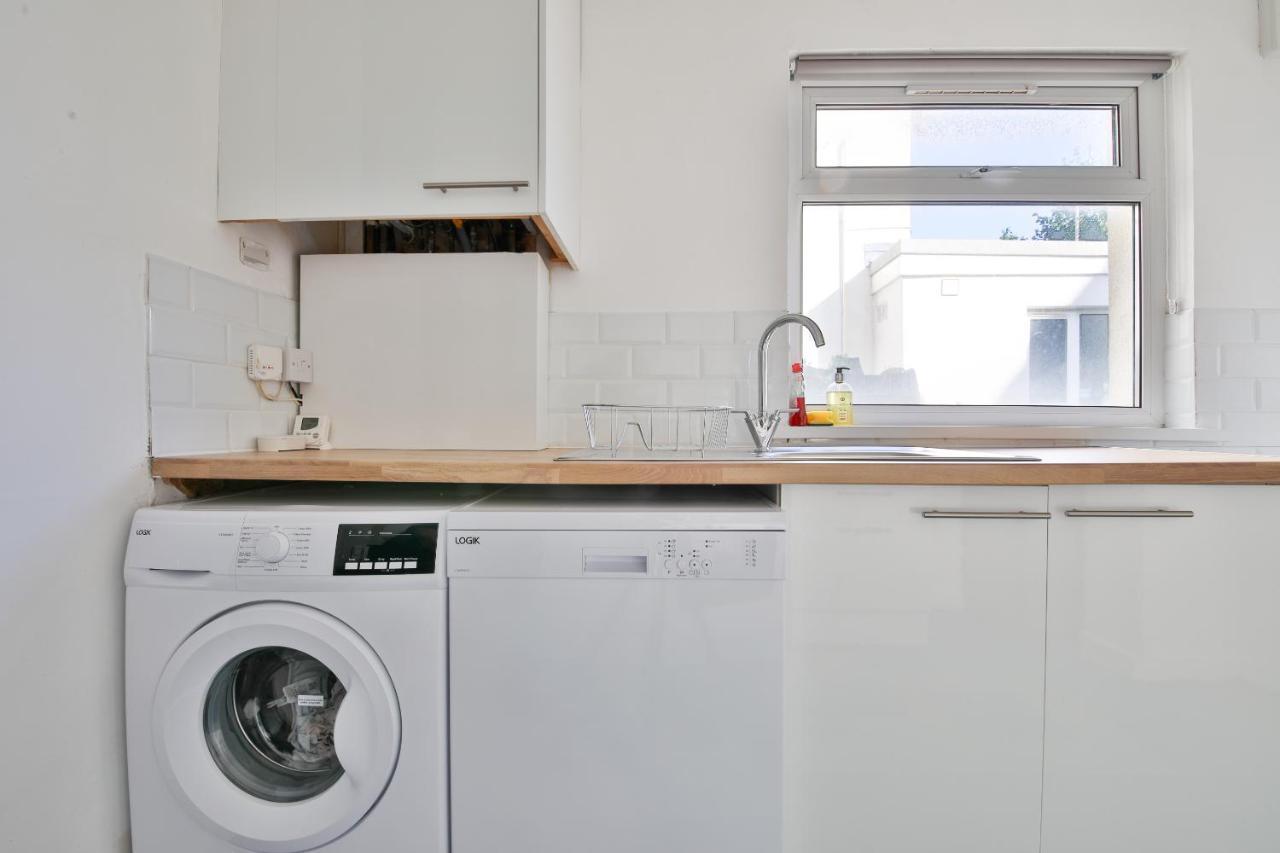Spacious 3 Bedroom Close To Centre Holiday home *